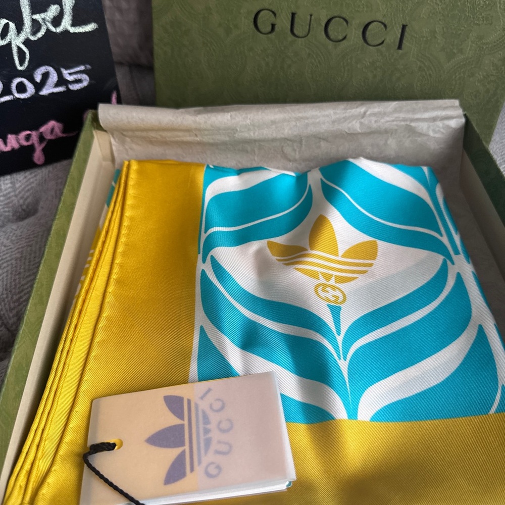 Brand NEW in box Gucci Adidas Collab -Hard to find Blue and Yellow Scarf - Picture 3 of 5